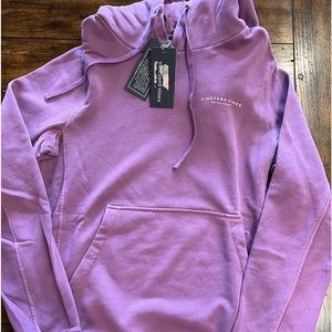 NWT Vineyard Vines men’s size Medium washed purple heavyweight hooded sweatshirt